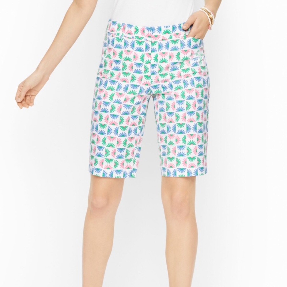 Talbots Blocked Daisy Print Perfect Shorts 16P